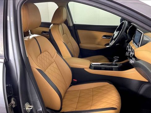 Used 2020 Nissan Sentra SV w/ SV Premium Package FWD image 9