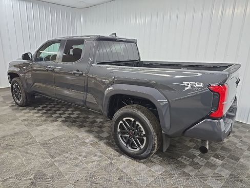 Used 2024 Toyota Tacoma TRD Sport AWD/4WD image 9
