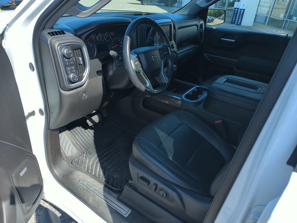 Used 2021 Chevrolet Silverado 1500 RST w/ Redline Edition AWD/4WD image 11