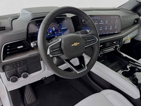 Used 2025 Chevrolet Tahoe Premier image 4