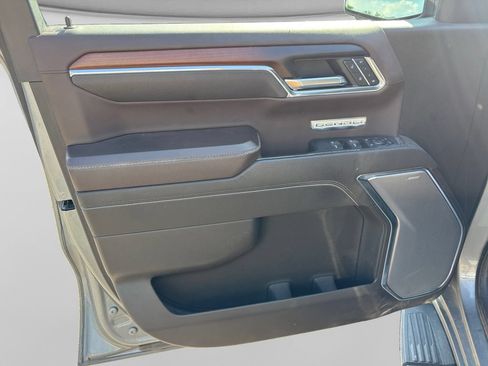 Used 2024 GMC Sierra 1500 Denali w/ Technology Package AWD/4WD image 12