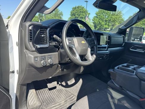 Used 2025 Chevrolet Silverado 2500 LT w/ Safety Package AWD/4WD image 10