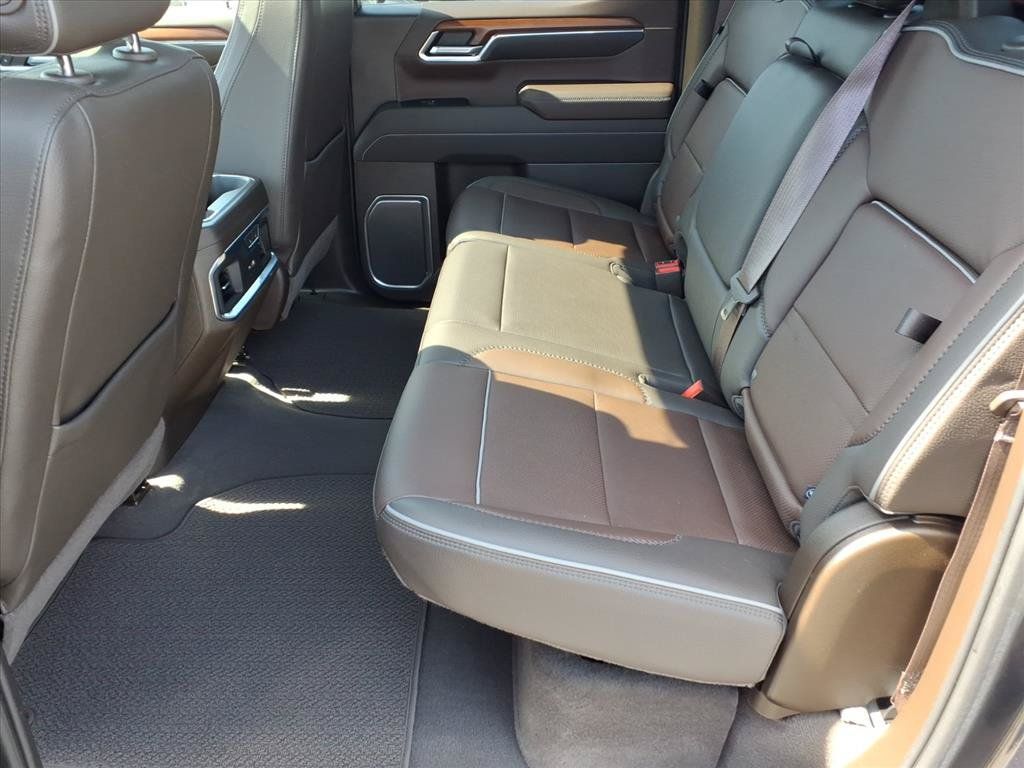 Used 2023 GMC Sierra 1500 Denali w/ Denali Reserve Package AWD/4WD image 8