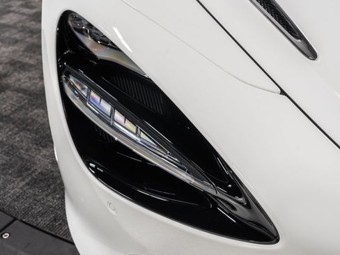 Used 2021 McLaren 720S Performance RWD image 30