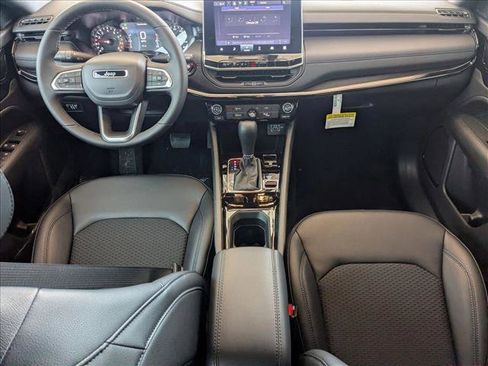 New 2026 Jeep Compass Latitude image 14