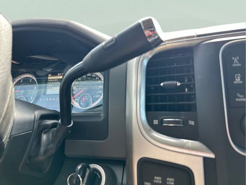 Used 2018 RAM 2500 SLT AWD/4WD image 18