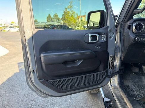 Used 2021 Jeep Gladiator Rubicon w/ Uconnect 4C Nav & Sound Group AWD/4WD image 9