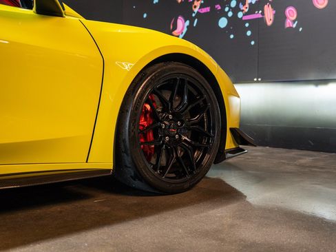 Used 2024 Chevrolet Corvette Z06 w/ Z07 Performance Package RWD image 18
