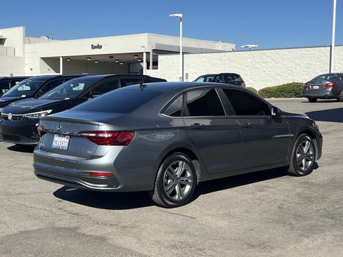 Certified 2023 Volkswagen Jetta SE image 24