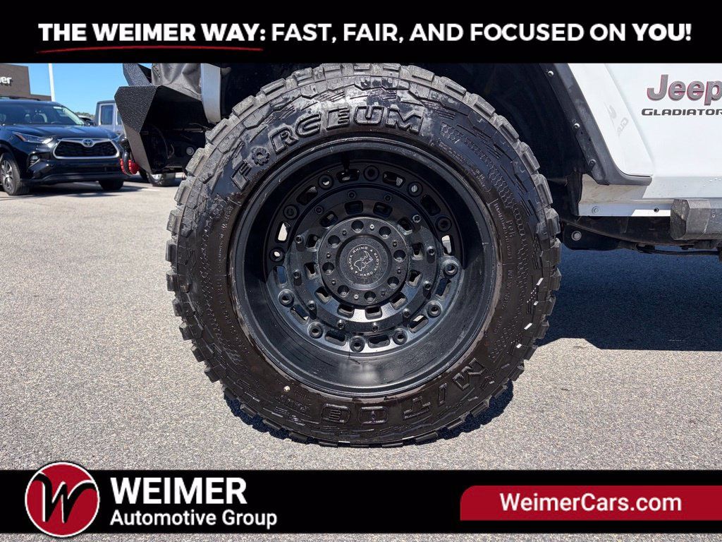 Used 2022 Jeep Gladiator Rubicon w/ LED Lighting Group AWD/4WD image 11
