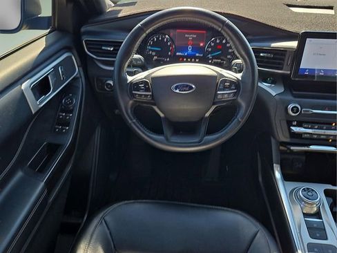 Used 2020 Ford Explorer XLT w/ Equipment Group 202A image 18