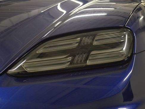 Certified 2024 Porsche Macan 4 Electric AWD/4WD image 11