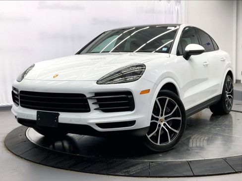 Used 2022 Porsche Cayenne Coupe image 1