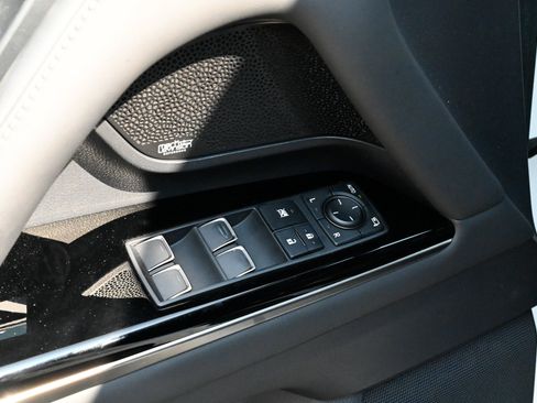 Used 2025 Lexus LX 600 4WD w/ Accessory Package (2T) image 23