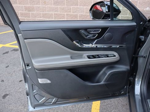 Used 2023 Lincoln Corsair AWD w/ Equipment Group 101A image 11