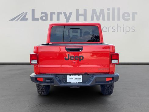 New 2025 Jeep Gladiator High Tide image 5