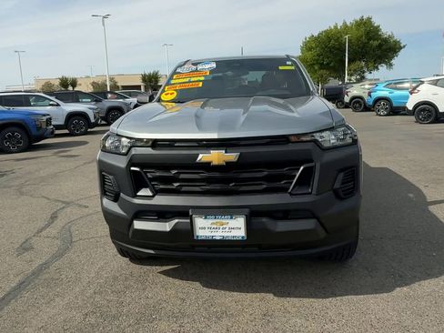 Used 2024 Chevrolet Colorado W/T RWD image 2