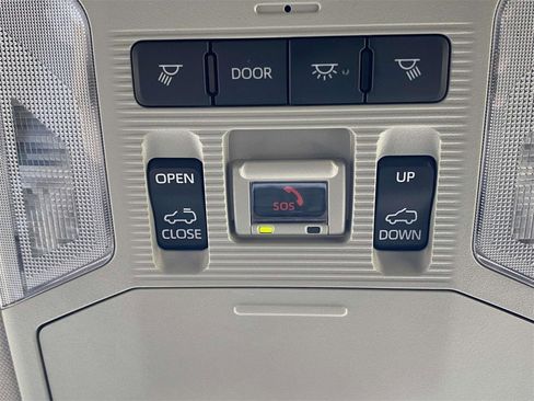 Used 2023 Toyota RAV4 XLE image 30