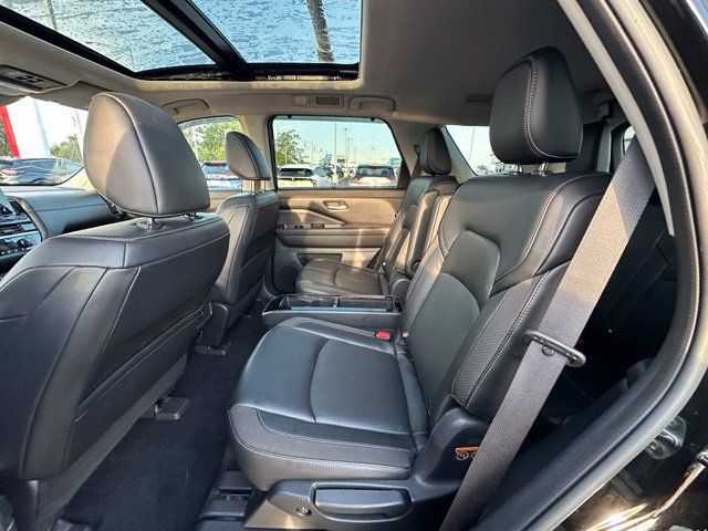 Certified 2022 Nissan Pathfinder SL w/ SL Premium Package AWD/4WD image 28