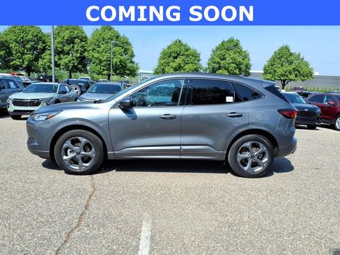 Used 2023 Ford Escape ST-Line Select w/ Tech Pack #1 AWD/4WD image 2