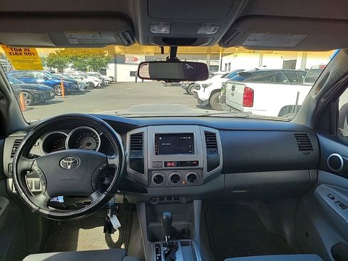 Used 2009 Toyota Tacoma PreRunner image 14