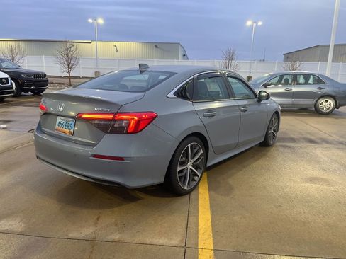 Used 2024 Honda Civic Touring image 3