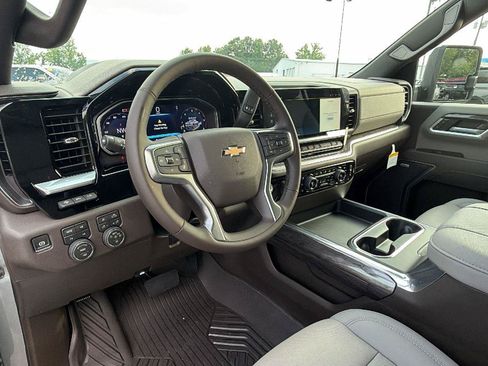New 2026 Chevrolet Silverado 2500 LTZ w/ LTZ Premium Package AWD/4WD image 4