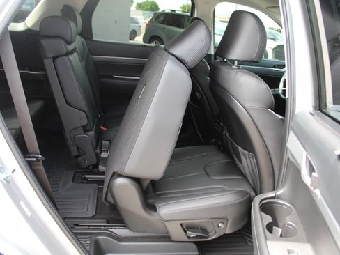 Used 2025 Hyundai Palisade SEL FWD image 21