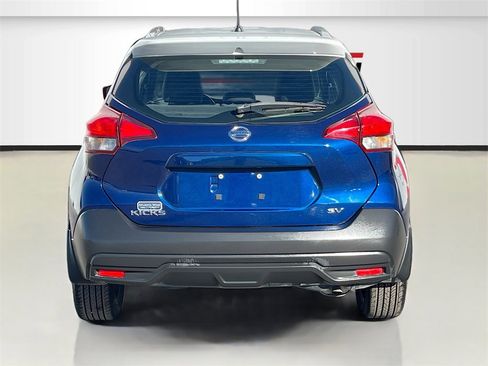 Used 2019 Nissan Kicks SV image 6