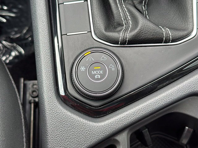 Certified 2023 Volkswagen Taos SEL AWD/4WD image 36