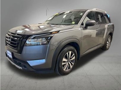 Used 2023 Nissan Pathfinder SL w/ Black Appearance Package