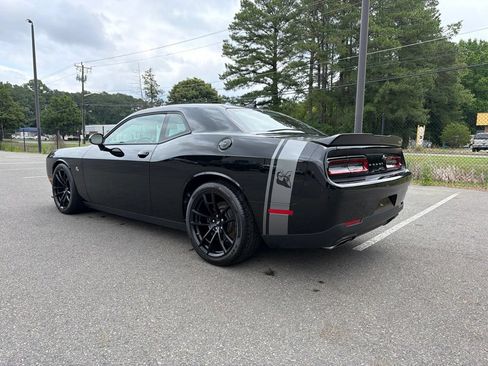 Used 2022 Dodge Challenger R/T Scat Pack w/ Shaker Package RWD image 7