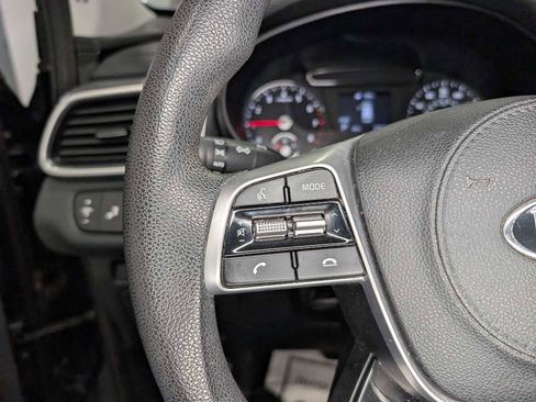 Used 2020 Kia Sorento LX image 39