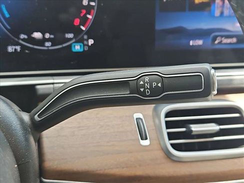 Used 2024 Mercedes-Benz GLE 450e 4MATIC image 12