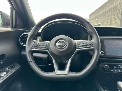Used 2023 Nissan Kicks SR FWD image 13
