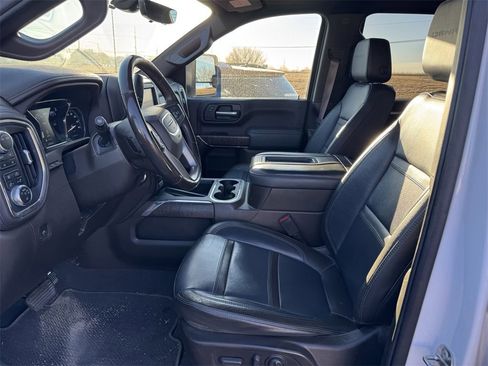 Used 2022 GMC Sierra 3500 Denali w/ Denali Ultimate Package image 9