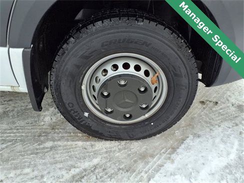 Used 2023 Mercedes-Benz Sprinter 3500 image 32