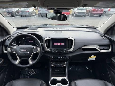 Used 2023 GMC Terrain Denali w/ Black Diamond Edition image 25