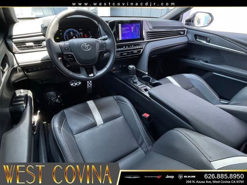 Used 2025 Toyota Camry SE w/ Convenience Package FWD image 16