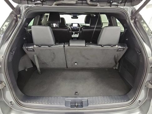 Used 2024 Toyota Highlander XSE FWD image 37