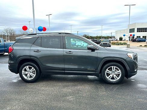 Used 2021 GMC Terrain SLE w/ Driver Convenience Package image 9