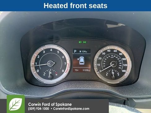 Used 2022 Hyundai Venue Limited FWD image 10