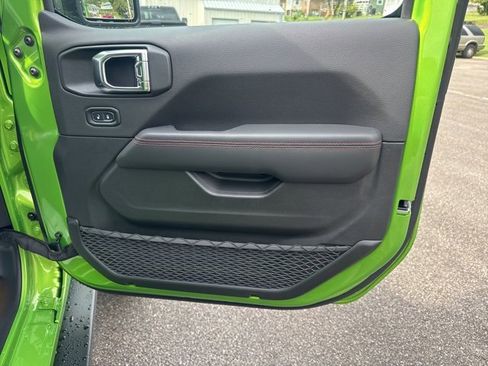 New 2025 Jeep Wrangler Unlimited Rubicon image 9