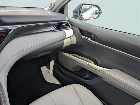 Used 2023 Toyota Camry XLE w/ Navigation Package image 15