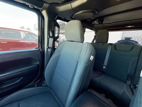 Used 2021 Jeep Wrangler Unlimited Sport image 16