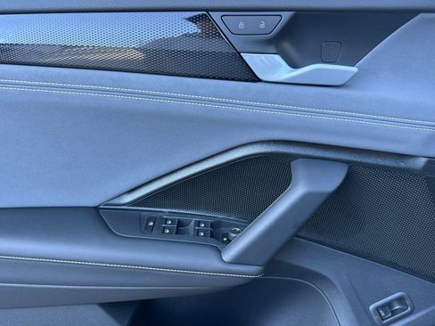 New 2026 Volkswagen Tiguan SE R-Line image 10