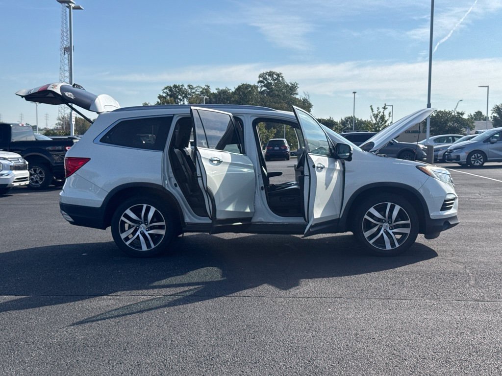 Used 2018 Honda Pilot Touring image 13