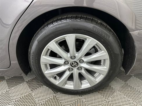 Used 2020 Toyota Camry LE image 19