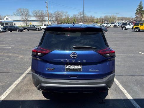 Used 2023 Nissan Rogue SL AWD/4WD image 4