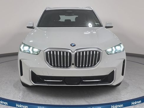 Certified 2024 BMW X5 xDrive40i w/ Premium Package AWD/4WD image 2